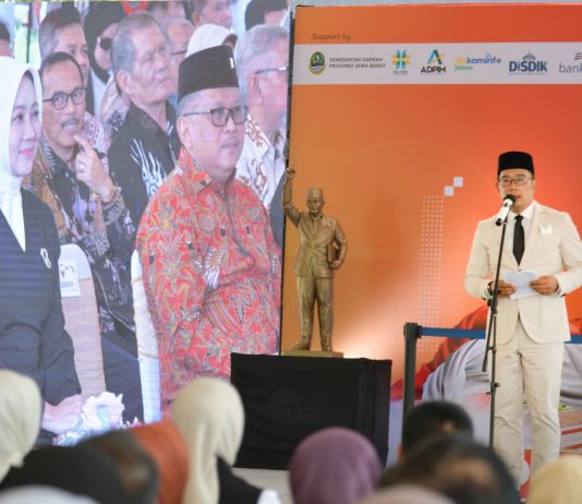 Ridwan Kamil Kaget Disebut Bacawapres Ganjar Pranowo dalam Pantun Hasto