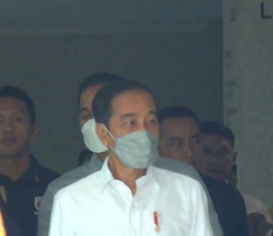Presiden Jenguk Budayawan Emha Ainun Najib di RSUP Sardjito, Kondisi Cak Nun Kian Membaik