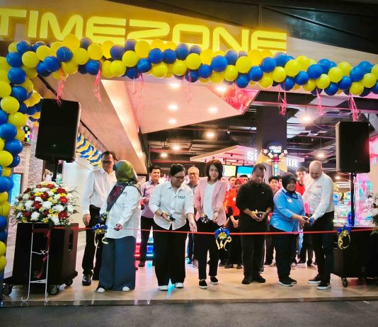 Social Bowling di Timezone Amplaz Momen Kebersamaan Tanpa Gawai