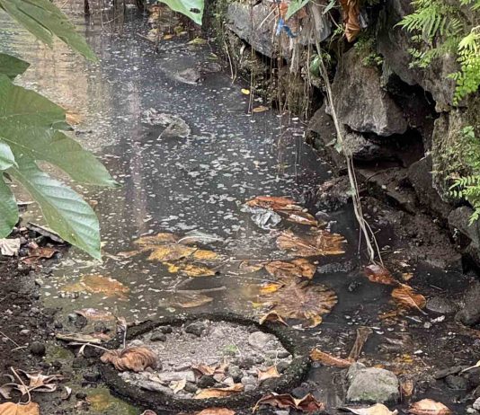 Warga Protes, Limbah yang Diduga Berasal dari Supermarket Dialirkan ke Sungai