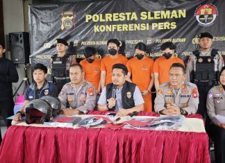AKP Riski Adrian saat memberikan pernyataan kepada wartawan dalam gelar perkara di Mapolres Sleman. (Zukhronnee Muhammad)