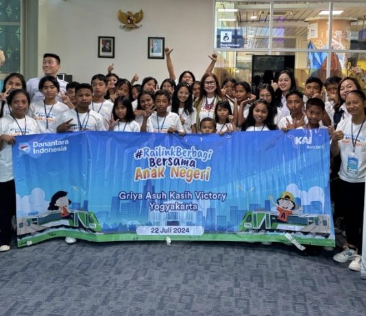 PT Railink Ajak Anak Panti Asuhan Naik Kereta Bandara Sambil Belajar dan Bermain