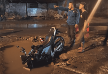 Lubang Proyek SAH di Rejowinangun Kembali Telan Motor, Warga Keluhkan Minimnya Rambu Peringatan
