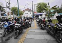Malioboro Sesak Napas, 78 Ribu Kendaraan Masuk Kota Jogja Berebut Badan Jalan dengan Parkir