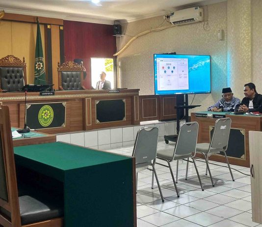 Mantan Bupati Sleman Sri Purnomo saat menjalani sidang. (Istimewa)
