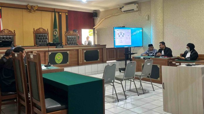 Mantan Bupati Sleman Sri Purnomo saat menjalani sidang. (Istimewa)