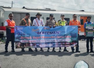 Menjaga Keselamatan di Perlintasan, KAI Bandara Turun Langsung Edukasi Warga