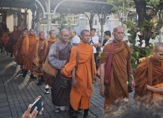 Ribuan Warga Jogja Sambut Bhikkhu Indonesia Walk for Peace, Tegaskan Pesan Toleransi dan Perdamaian