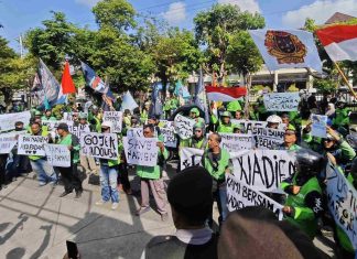 Ratusan Driver Ojol di Jogja Beri Dukungan untuk Nadiem Makarim