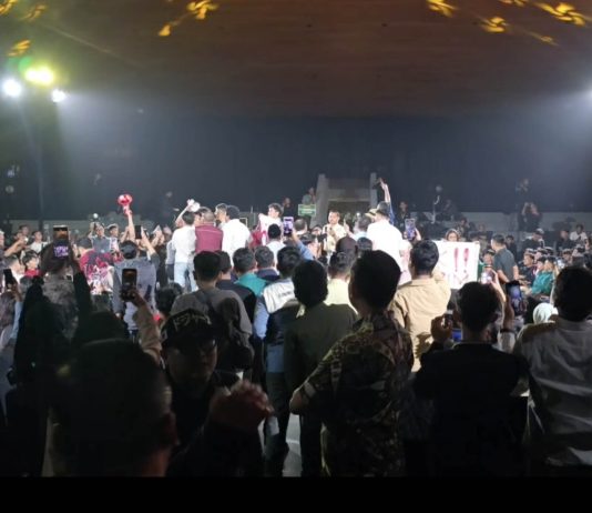 Kericuhan Pecah di Dialog Publik UGM, Tiga Narasumber Dievakuasi