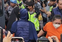 Orang Tua Korban Luapkan Emosi Saat Rekonstruksi Kasus Daycare Little Aresha