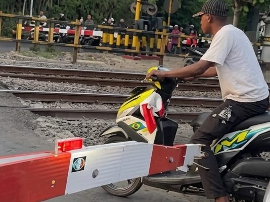 Palang Kereta Dirusak, KAI Lapor Polisi