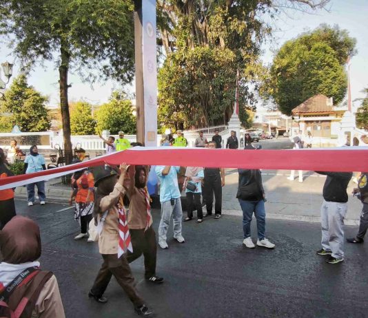 Parade Suara Inklusi, 1.000 Orang Bentangkan Merah Putih 1.000 Meter di Malioboro